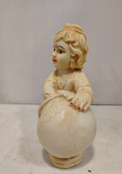 Krishna statue/ Venna Krishna statue