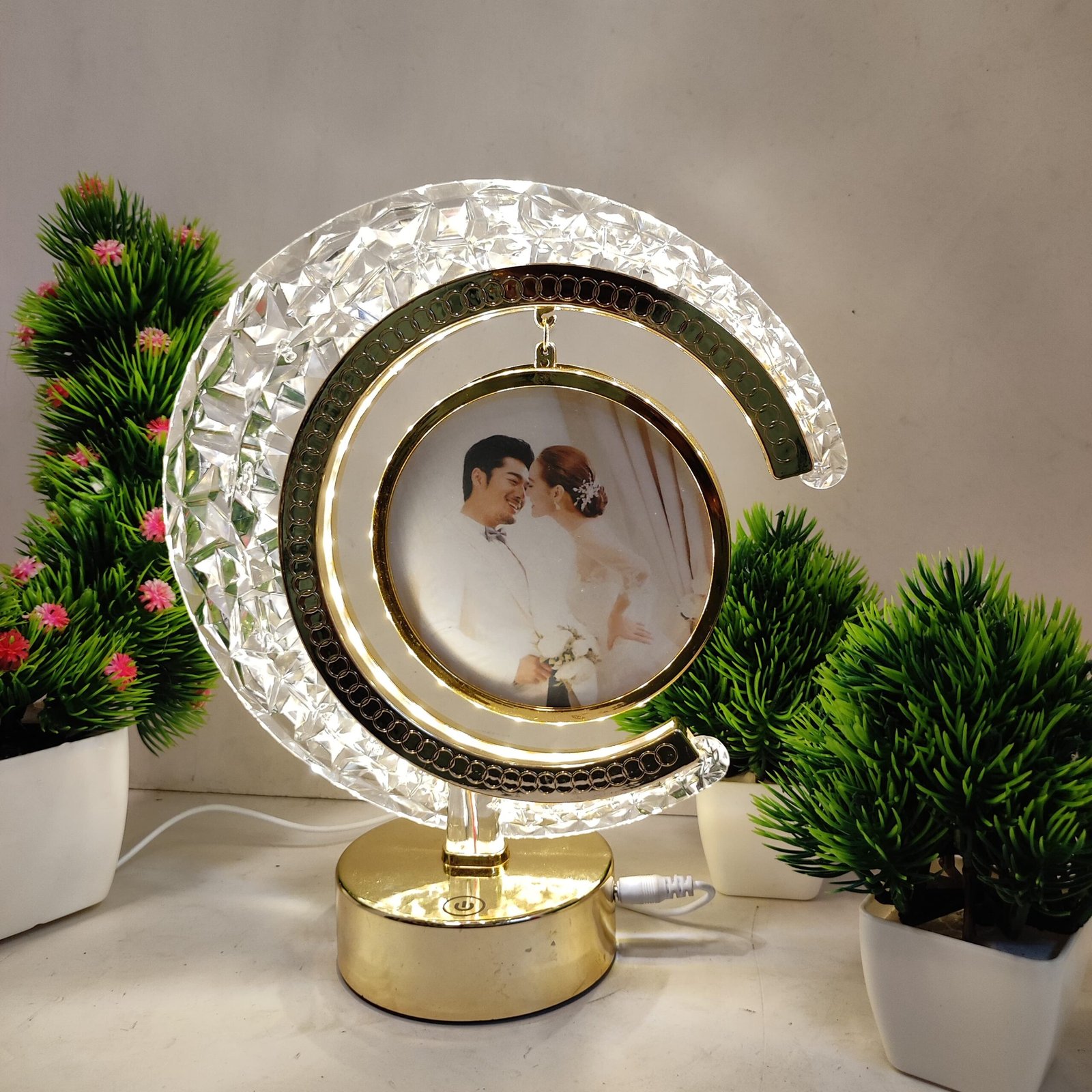 Photo lamp for table decor golden