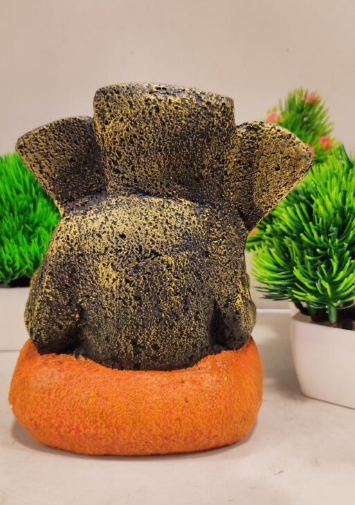 Ganesha idol/ Vinayakan statue for home decor 16 cm