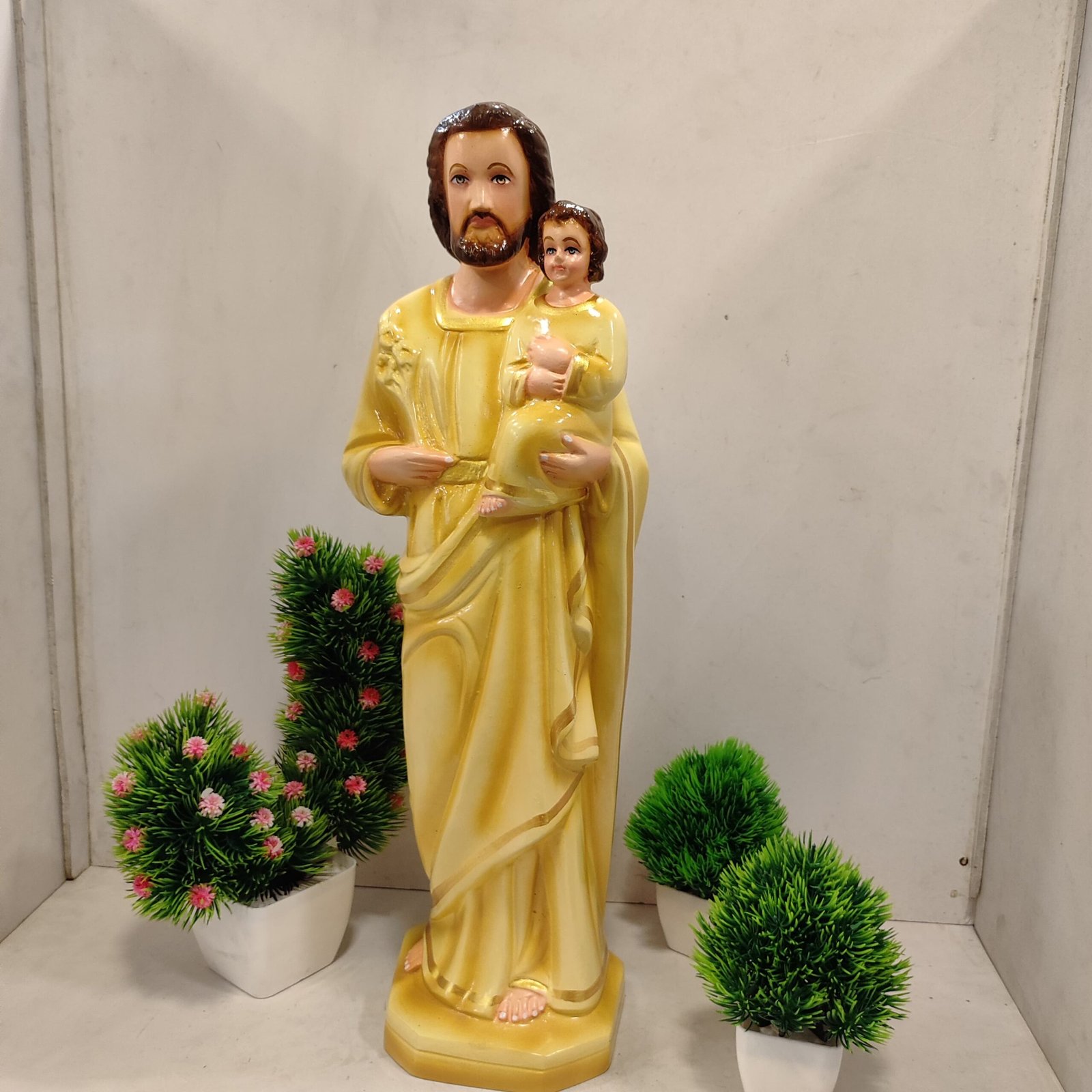 St.Joseph idol/ Joseph Fibre statue Golden 48 cm