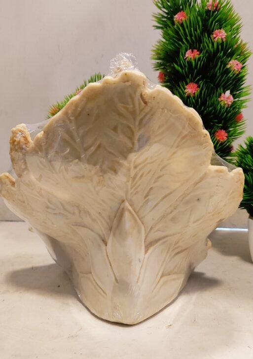 Ganesha idol/ Vinayakan statue Ivory 17 cm