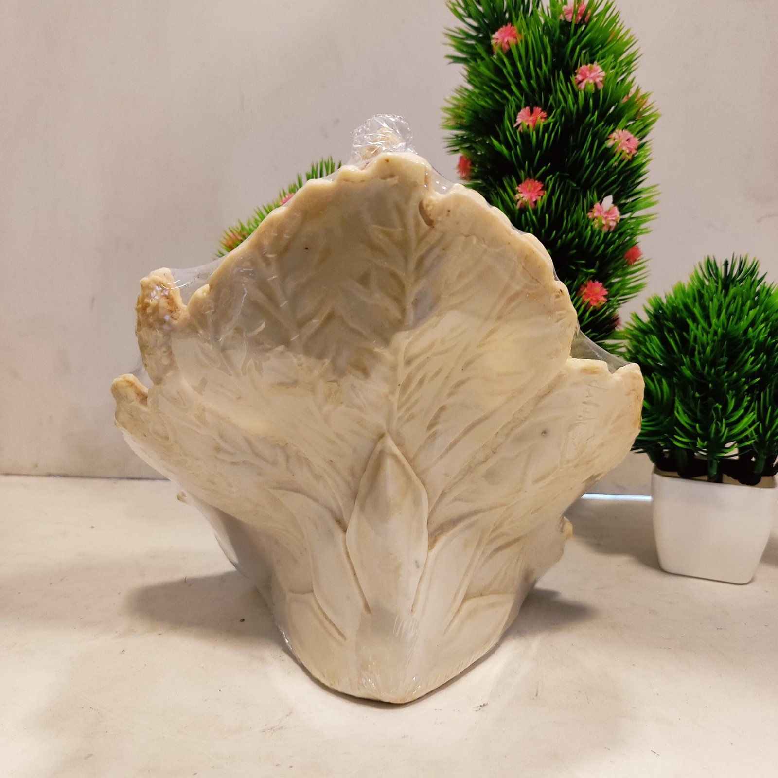 Ganesha idol/ Vinayakan statue Ivory 17 cm - Image 1