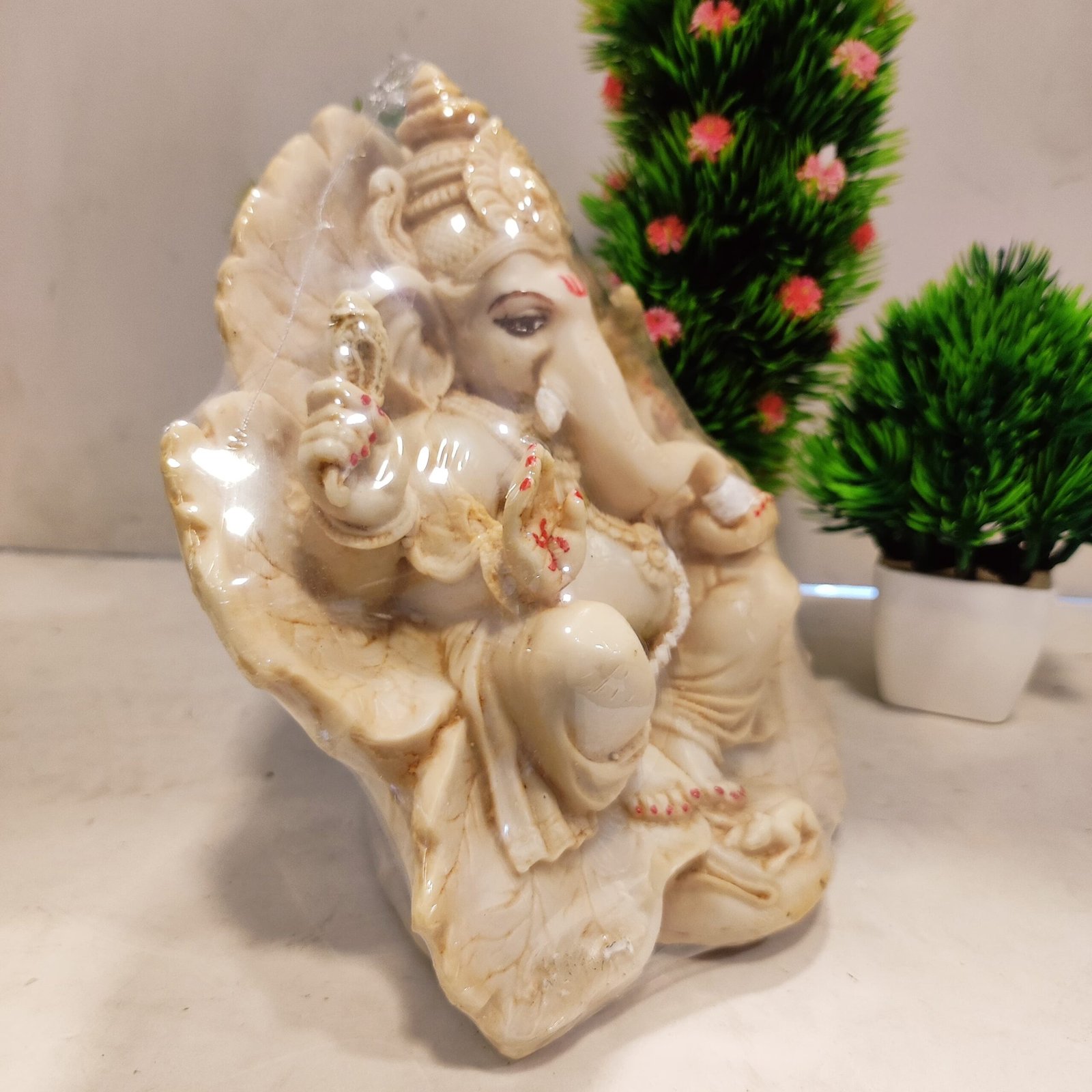 Ganesha idol/ Vinayakan statue Ivory 17 cm - Image 2
