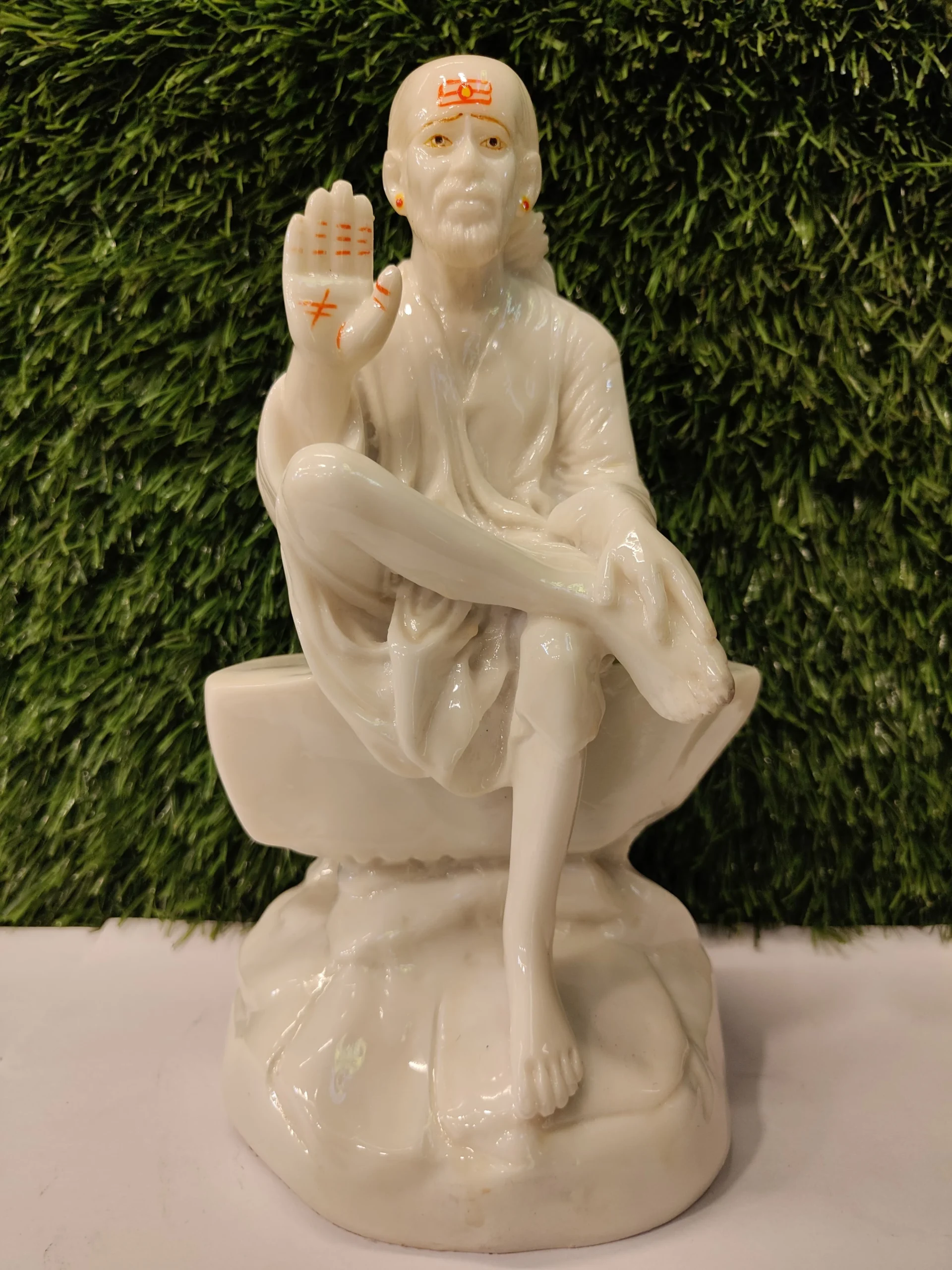 Blessing Shirdi Sai Baba Idol – 7.5 Inch - Image 1