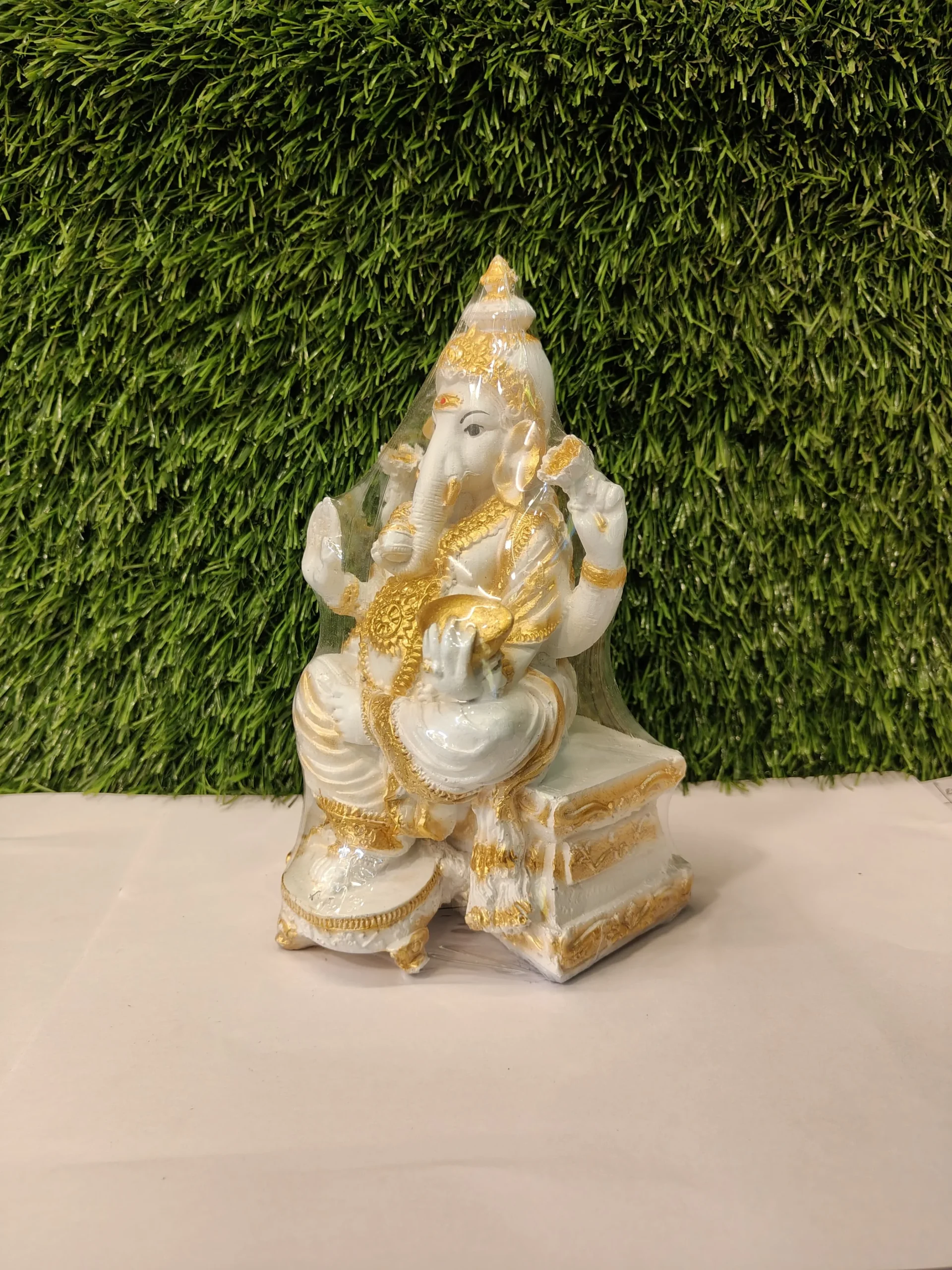 Lord Ganesha Idol – White & Gold | 8.5 Inch - Image 3